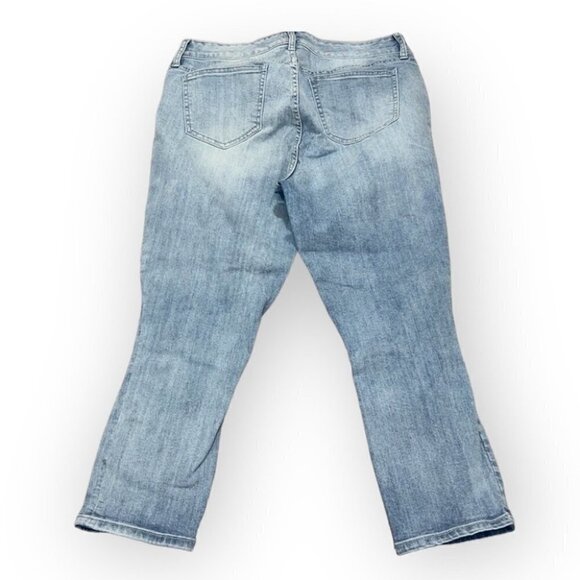 TORRID Light Wash Mid Rise Distressed Skinny Plus Size Jeans Size 12 - Picture 4 of 13